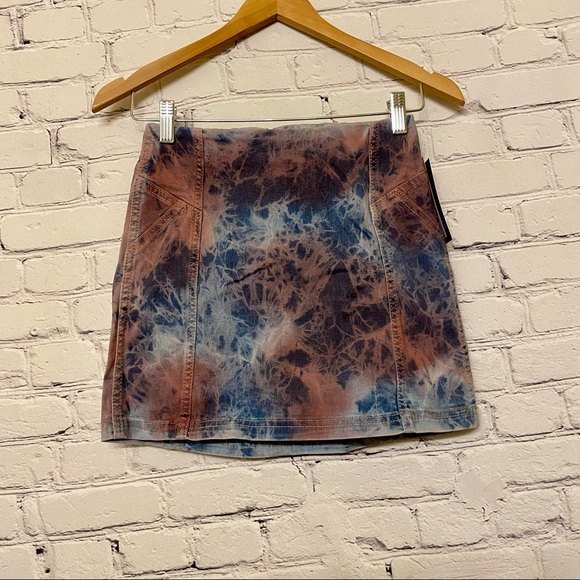 Wild Fable Women’s Seamed Denim Mini Skirt Color Wash Size 00 NWT - Picture 1 of 3